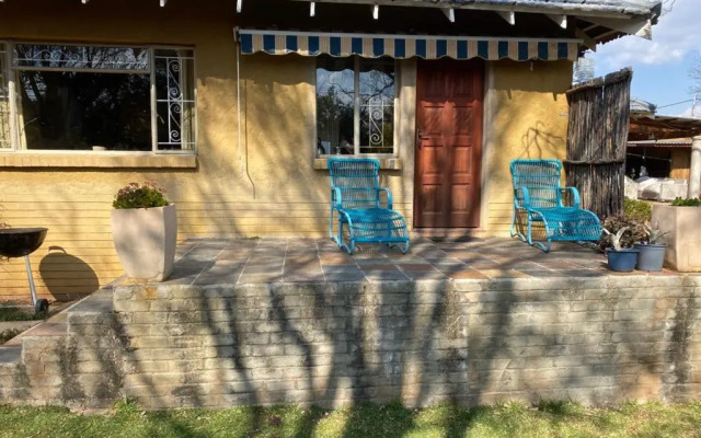 Lovely, spacious 1 bedroom rental and free parking