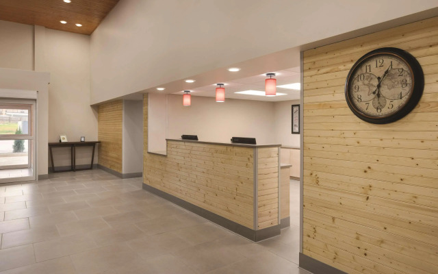 Country Inn & Suites by Radisson Macon West