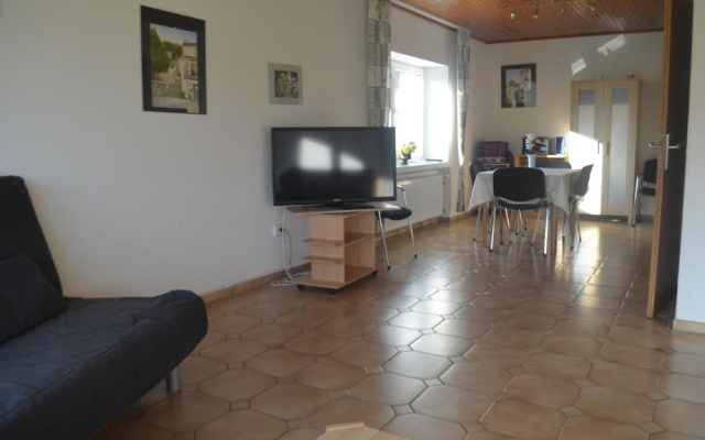 Ferienwohnung fur Neun Personen in Homberg