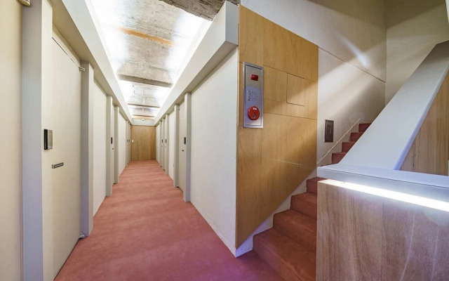 Ado Hotel