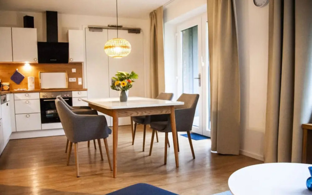 Small House Lake Modern Retreat