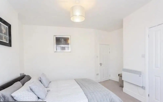 Blackpool Abode - Aurora