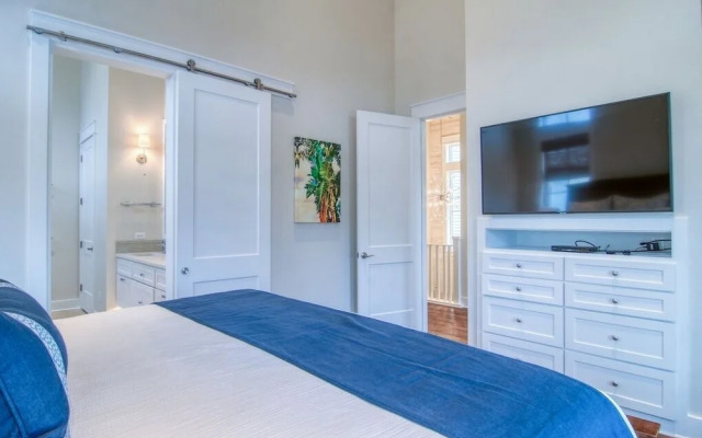 Seaside Sojourn 111 LA