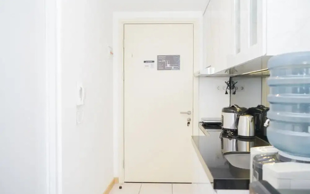Cozy and Good Location Studio Apartment M-Town Residence