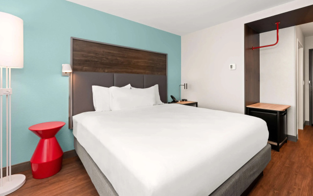 Tru by Hilton Portland Airport