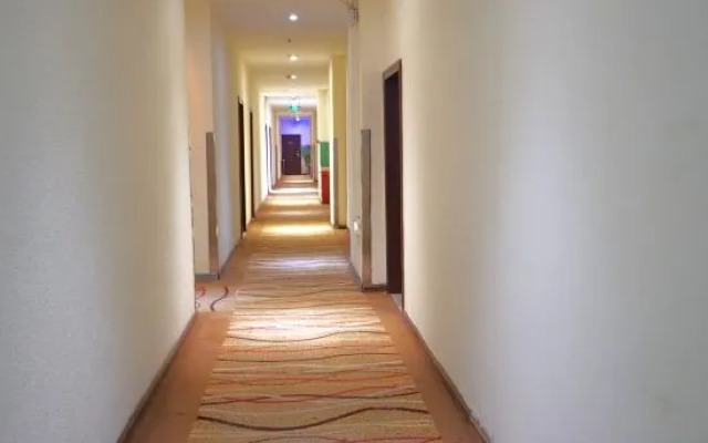 Shangjun Hotel (Hezhou Lingfeng Plaza Branch)