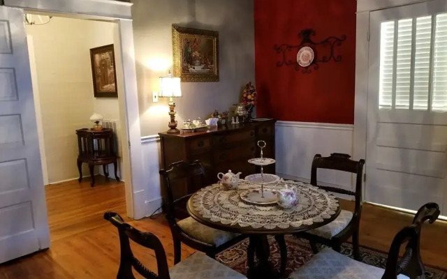 Pecan Terrace Inn