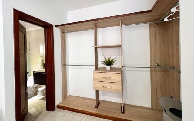 Amazing apartment in thecity 30mins from the beach