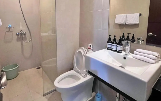 Room-minimalist Studio in Saint Dominiqu