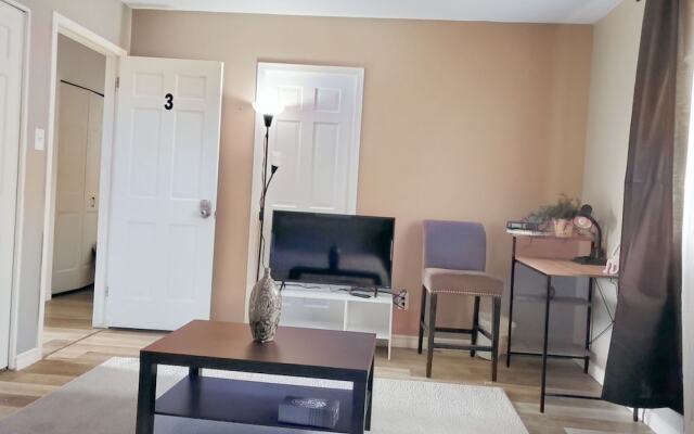 Colline-Single Room- Self Check-In