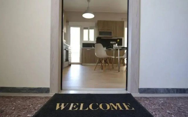 Penthouse lux Flat With 2 bd Next to Larissis