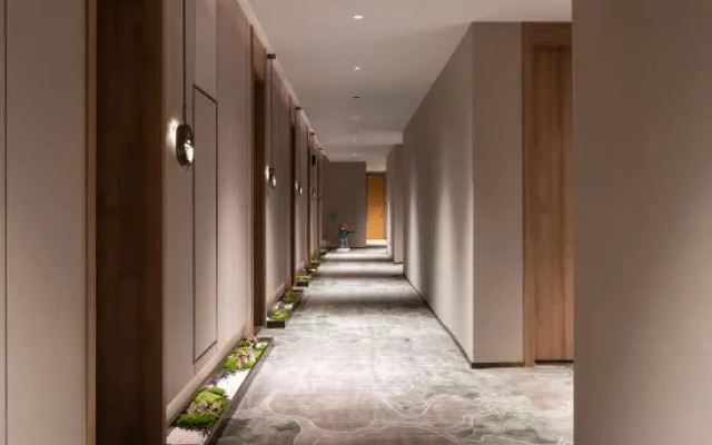 Xianju Skyscraper Atour Hotel