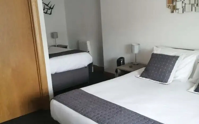 The Reveller Lodgings