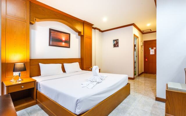 Presley Guesthouse Patong