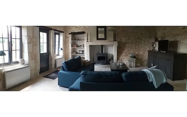 Chic Villa in La Chapelle-blanche-saint-martin With Jacuzzi