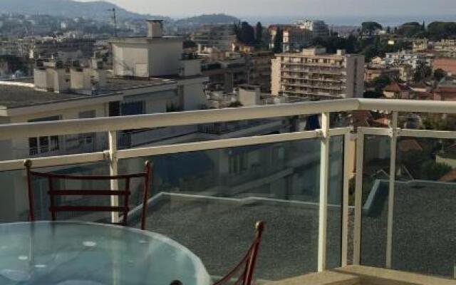 Superbe Studio parking piscine