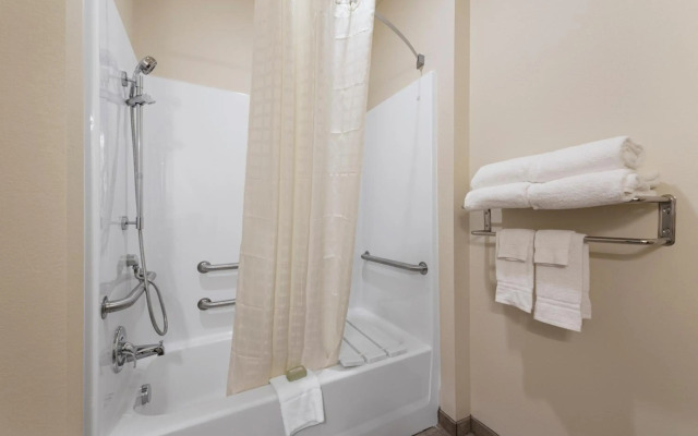 Cobblestone Hotel & Suites - Urbana