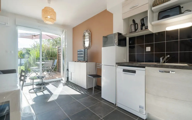 Bright Villa Stay in Serignan