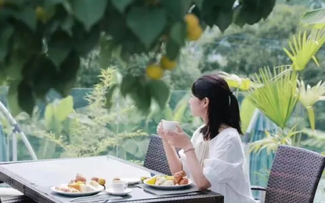 Nanjing Yuequnqing·Thai style Tangquan Holiday Homestay