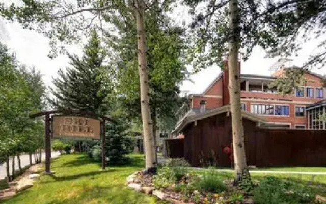 Ski Hill by Pinnacle Lodging