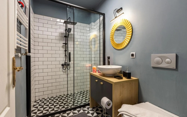 Missafir Impressive Flat in the Heart of Cihangir