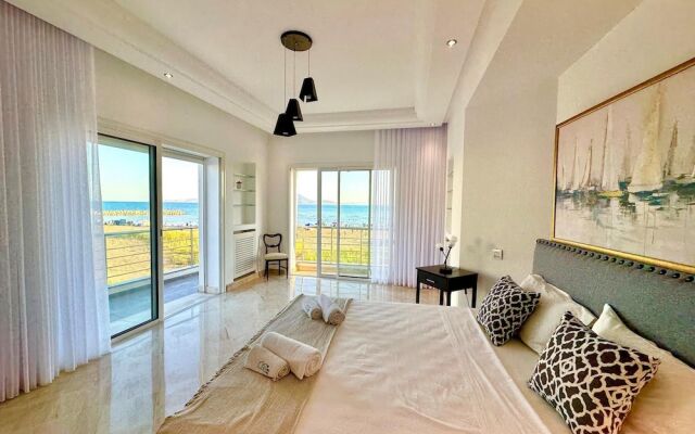 Omnya Carthage Frontsea Luxury Villa