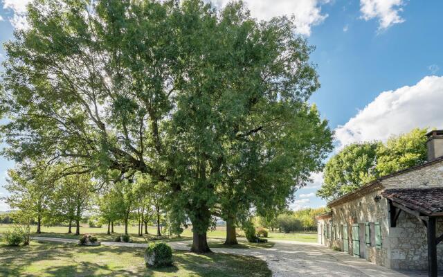 Spacious Holiday Home in Saint-nexans With Terrace