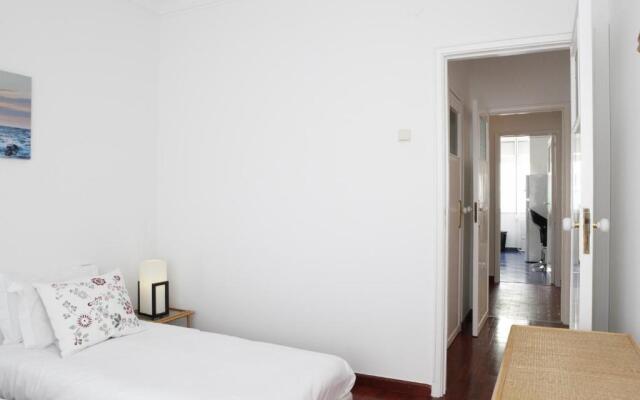 Comfortable and Central Apartment Cascais