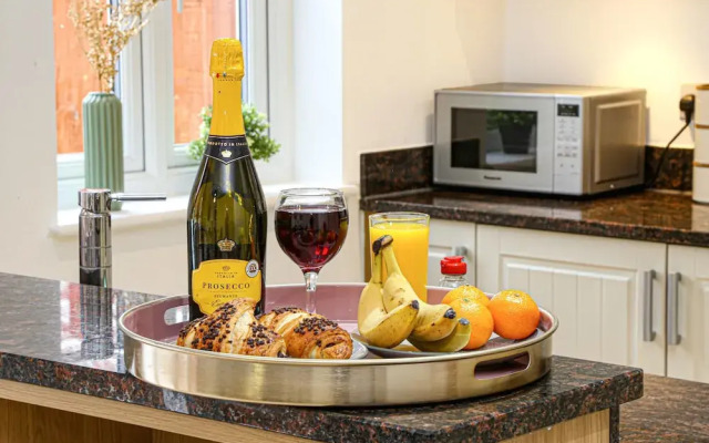 Detached 4 Bed-ultrafast Wifi,garden,free Parking