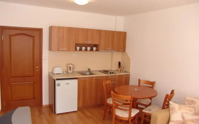 Efir Aparthotel