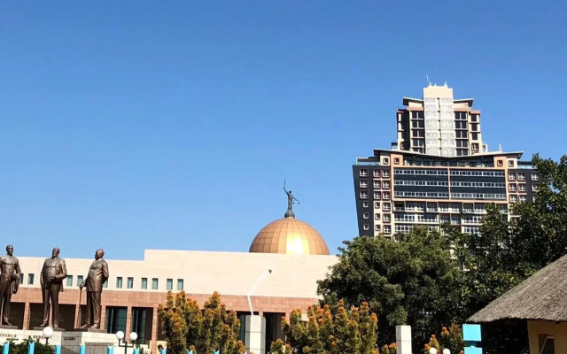 Urban Awe Apartment: iTowers 21st Floor