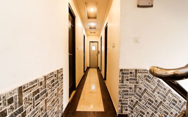 OYO 9907 Hotel Sanskar Palace