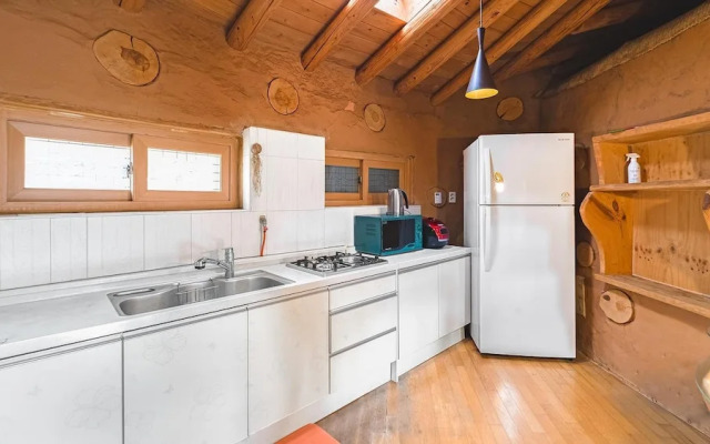 Ganghwa Nadeulgilheulgjib