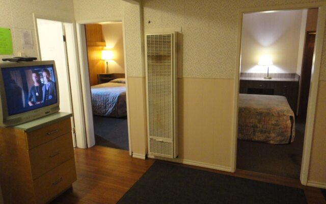 Airport Inn Motel And RV Park