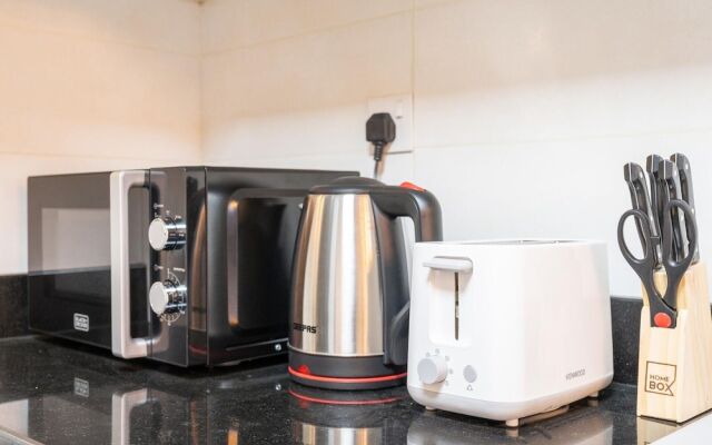 2bed Chic Apt Burj Khalifa Gym/pool by Belvilla