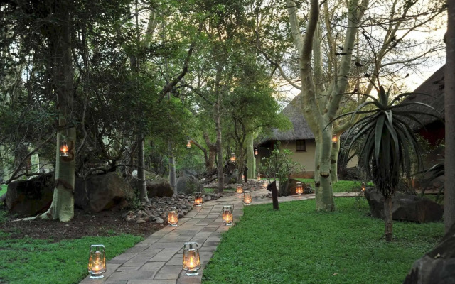 Thornybush Waterside Lodge