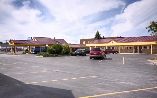 Amherst Inn & Suites
