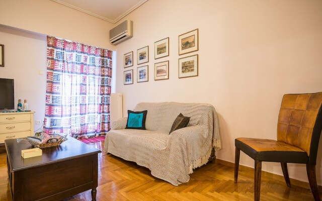 Comfortable Central Athens Flat by Cloudkeys