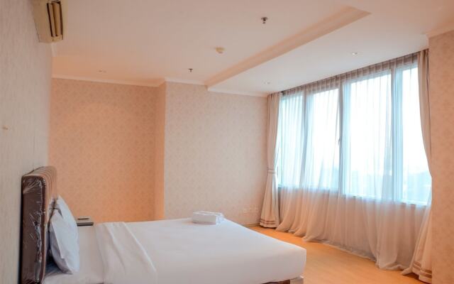 Spacious FX Residence with Mall Access