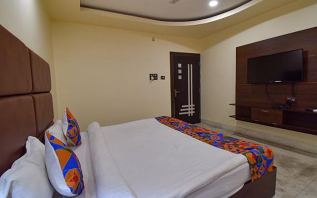 Fabhotel Red Rose