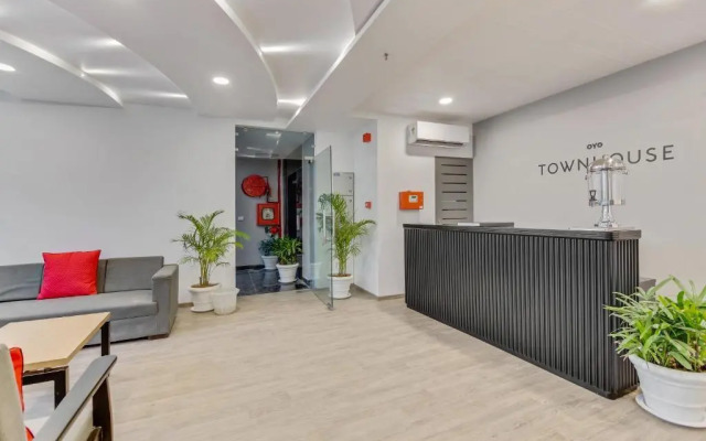 OYO Townhouse 204 Sector 49