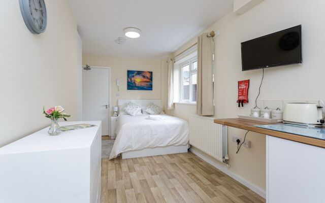 Blackberry - Stylish Self-contained Flats in Soton City Centre