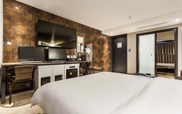 Rio Tourist Hotel