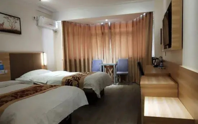 Quanna Hotel (Zhengzhou Railway Station Yinji Plaza)