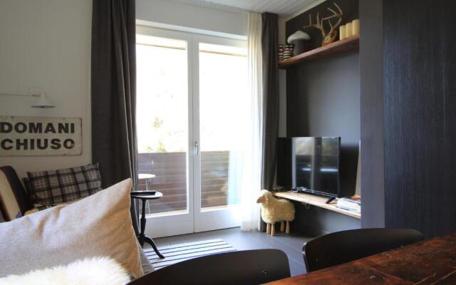 Iris Top 3 Design Apartment