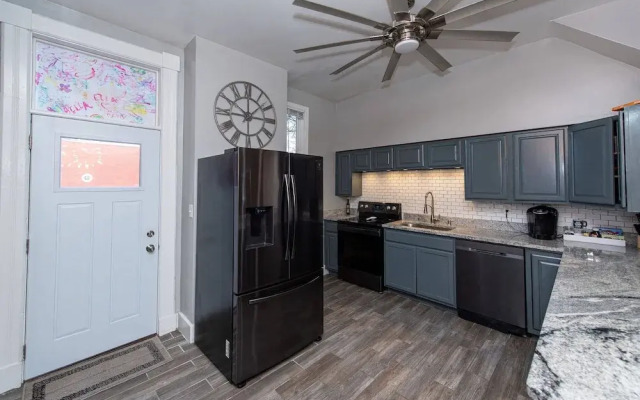 The Incline Suite 1