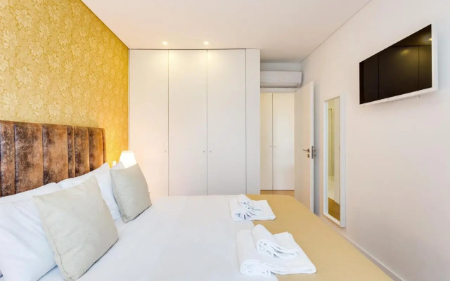 Almada Downtown Apartment by DA'HOME