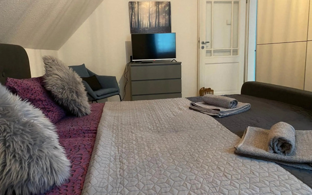 Pool & Lake Holiday Home