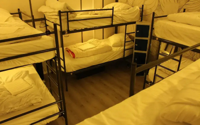 The Golden Stork - Hostel