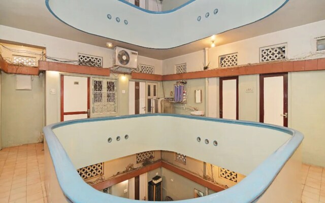Goroomgo Ashta Lakshmi Tourist Indore